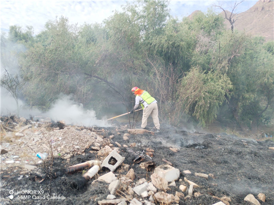 Gobierno Municipal de Chihuahua controla incendio de pastizal en carretera a Aldama