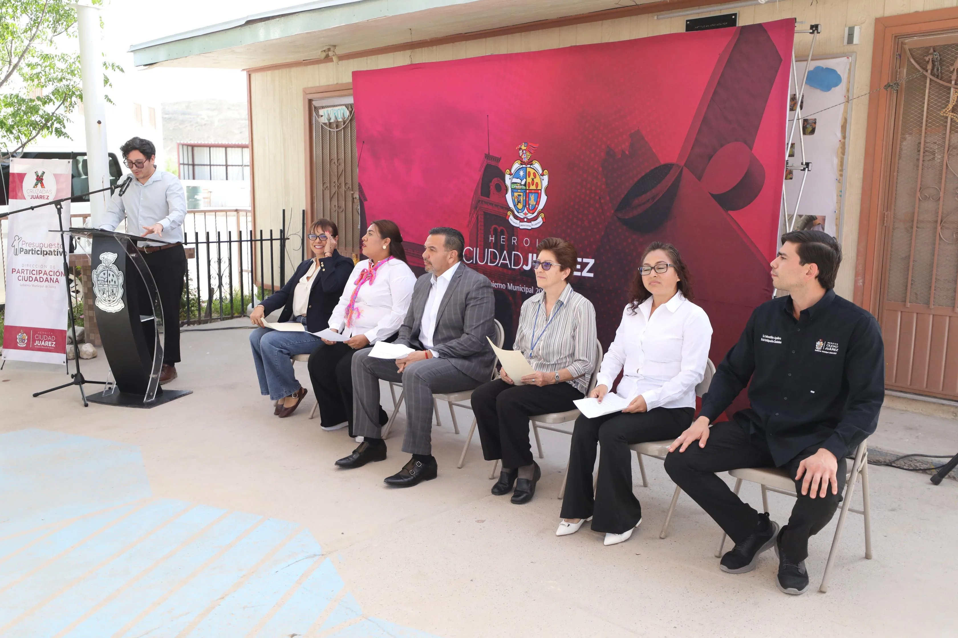 Alcalde de Ciudad Juárez entrega apoyo a proyectos ganadores del Presupuesto Participativo 2025 - imagen 14