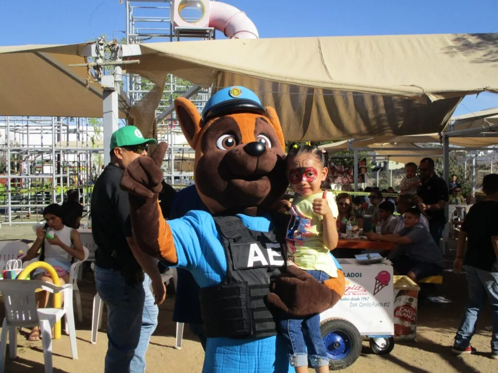 FGE y AEI festejan el Día de la Niñez en Parral con juegos y rifa de regalos - imagen 5