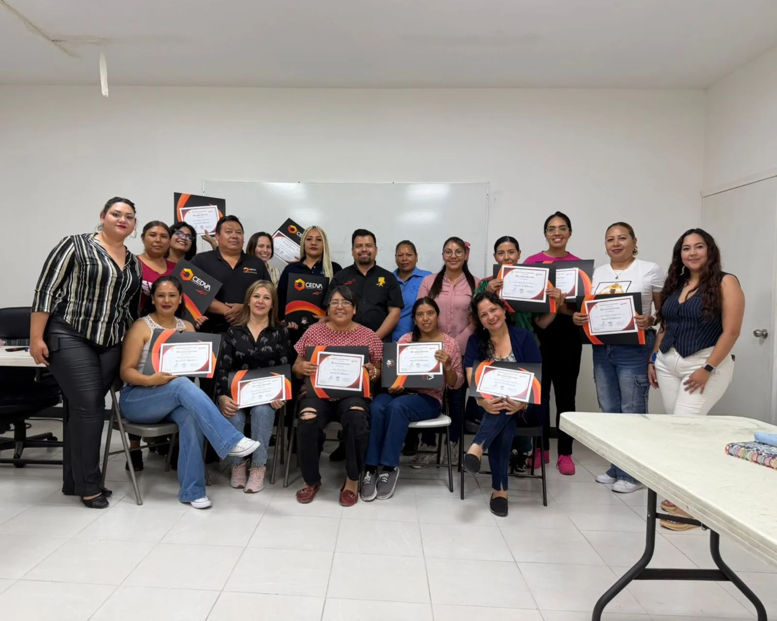 18 mujeres del CEJUM Chihuahua concluyen taller de mecánica automotriz de emergencia