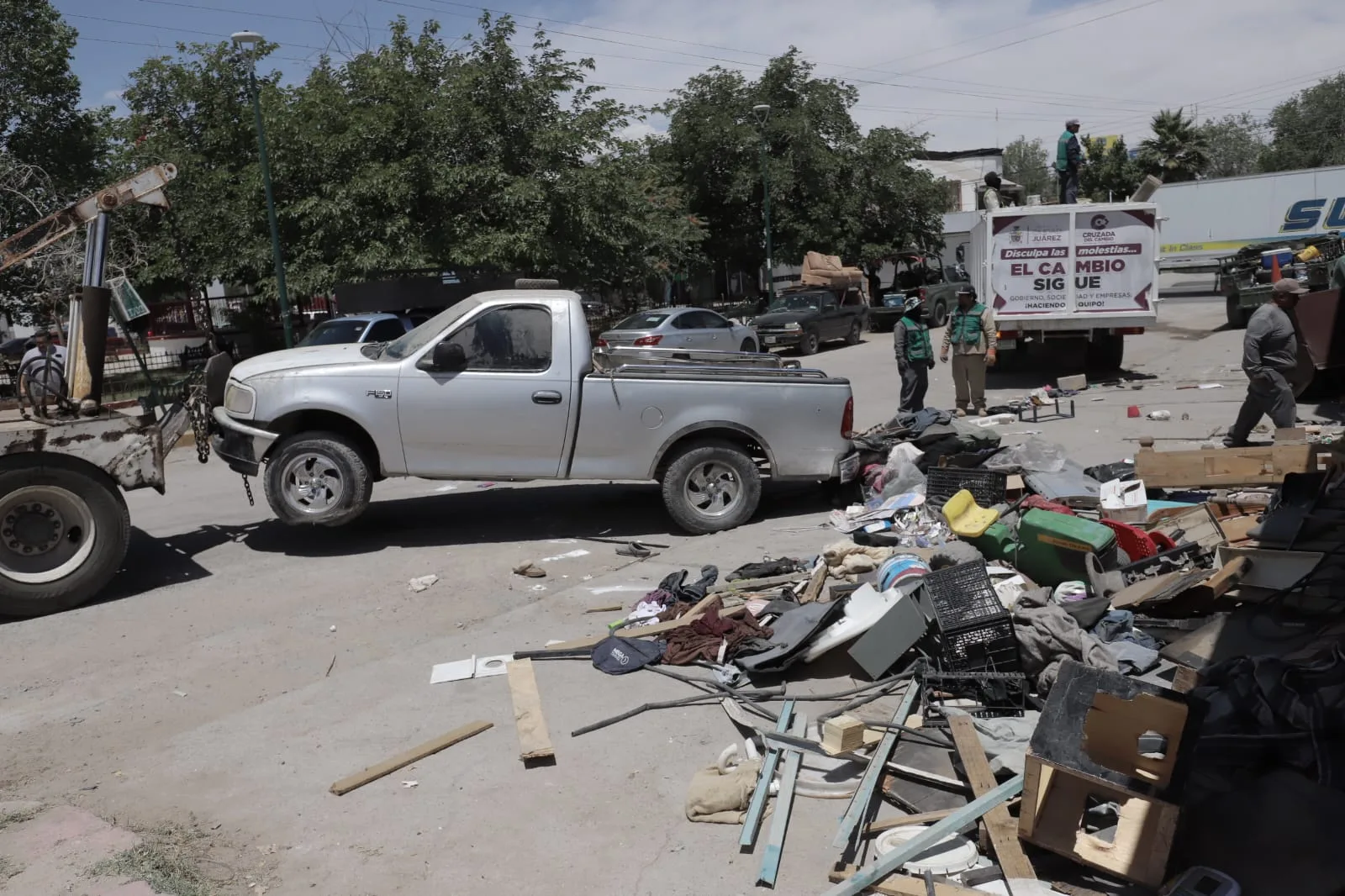 Ejército, Guardia Nacional y Municipio retiran 122 toneladas de basura y escombro en cinco colonias de Ciudad Juárez - imagen 4