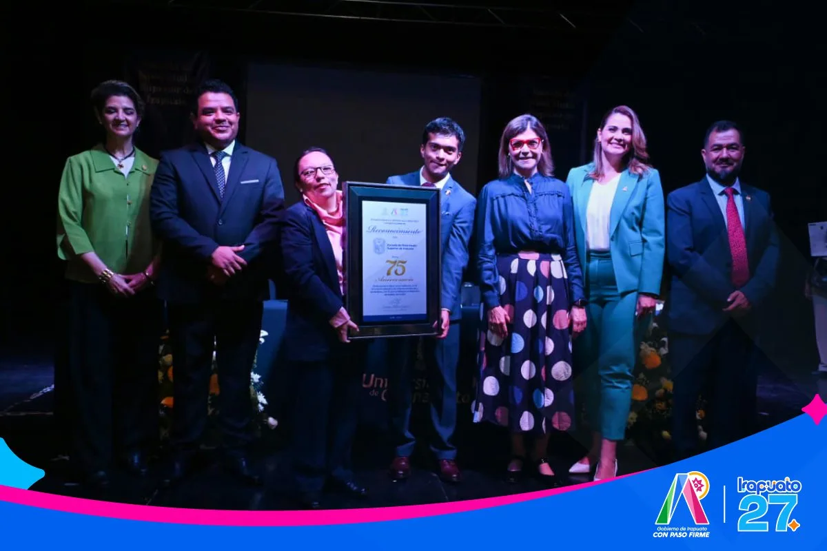 La Preparatoria de Irapuato cumple 75 años y recibe reconocimiento del gobierno municipal - imagen 9