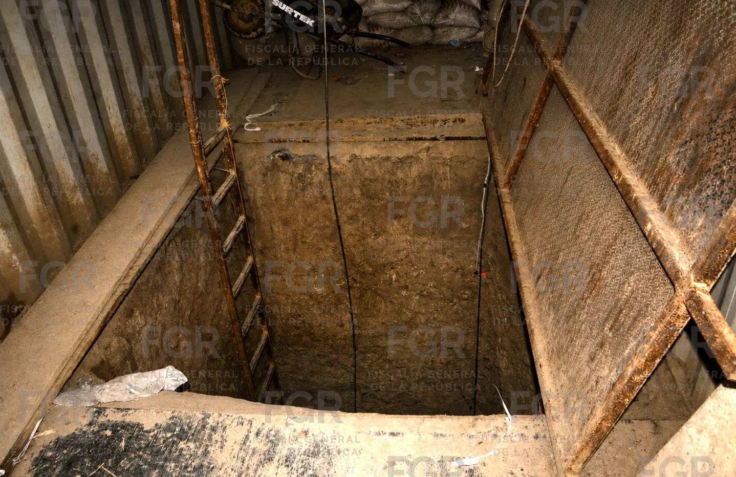 FGR descubre túnel clandestino conectado a poliducto de Pemex en Santa Catarina, Nuevo León - imagen 16