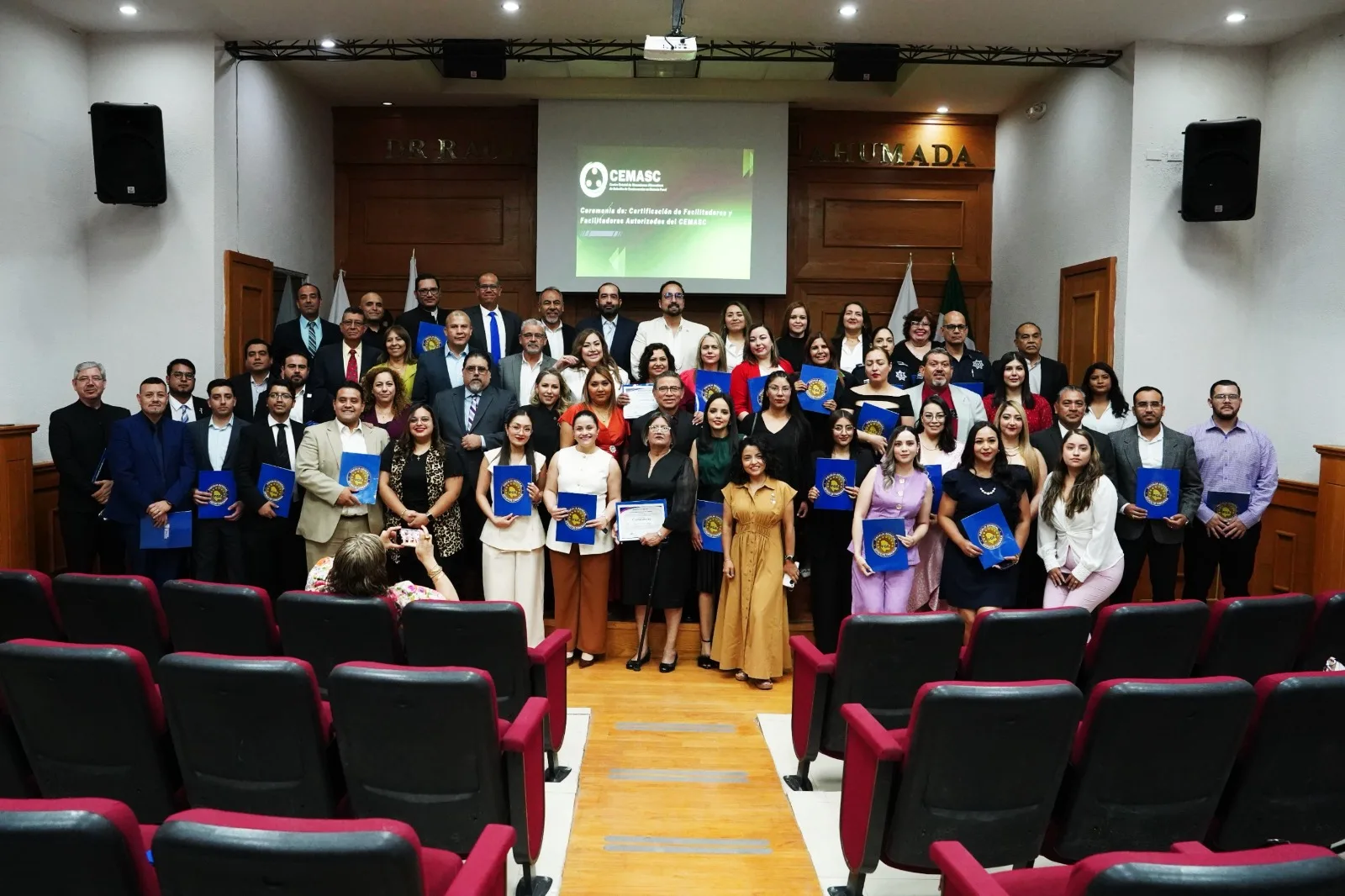 Casi 80 facilitadores en solución de controversias reciben certificación del CEMASC en Chihuahua