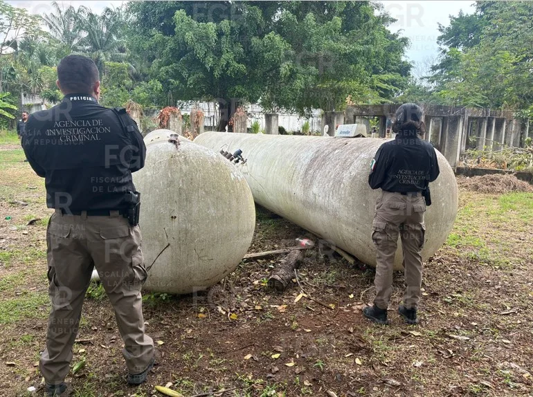 FGR catea rancho en Tabasco y asegura hidrocarburo, pipas y equipo de despacho de gas LP - imagen 6