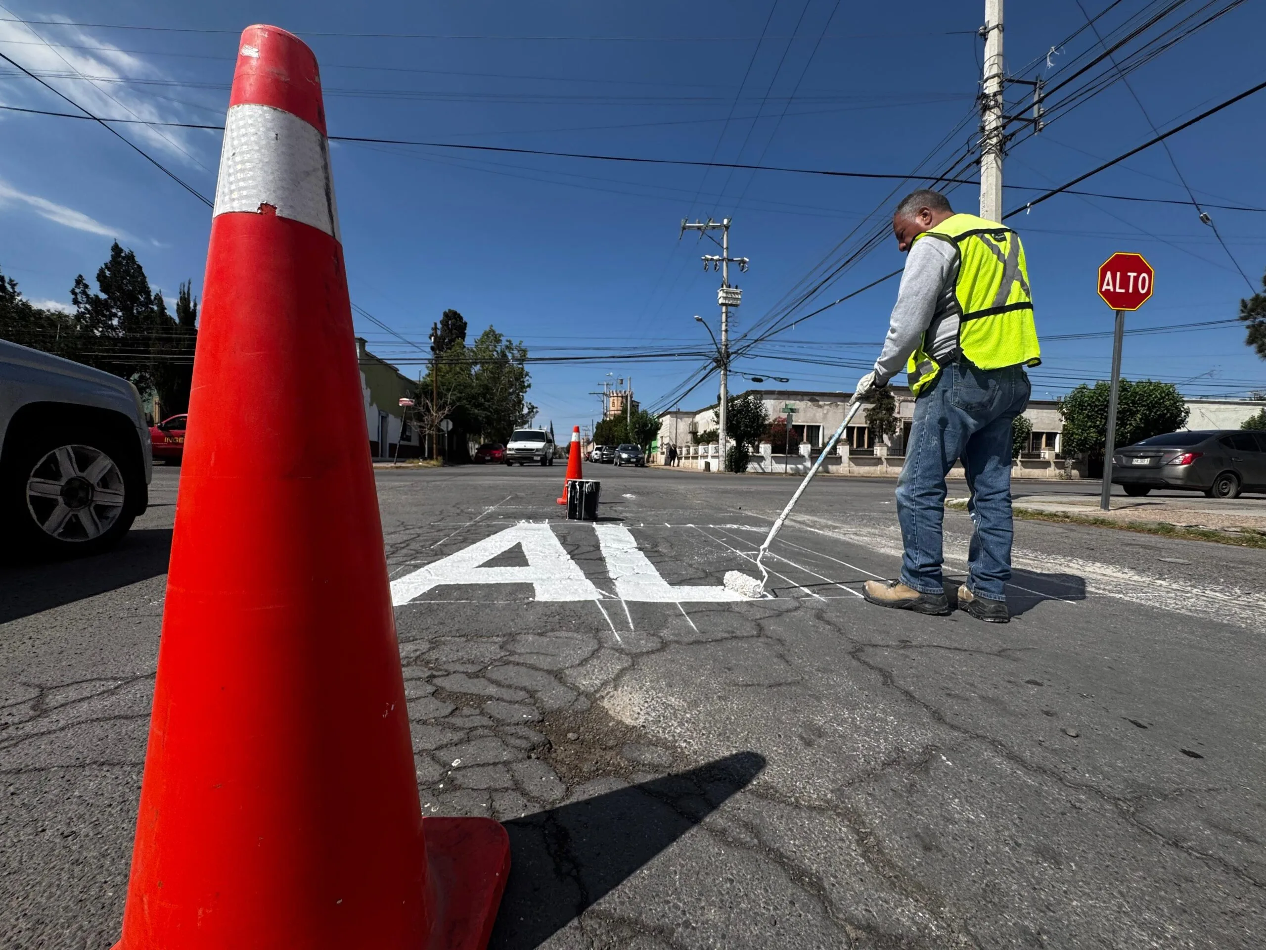 Programa 'Chihuahua se pinta seguro' interviene 280 cruceros y zonas escolares para reducir accidentes viales
