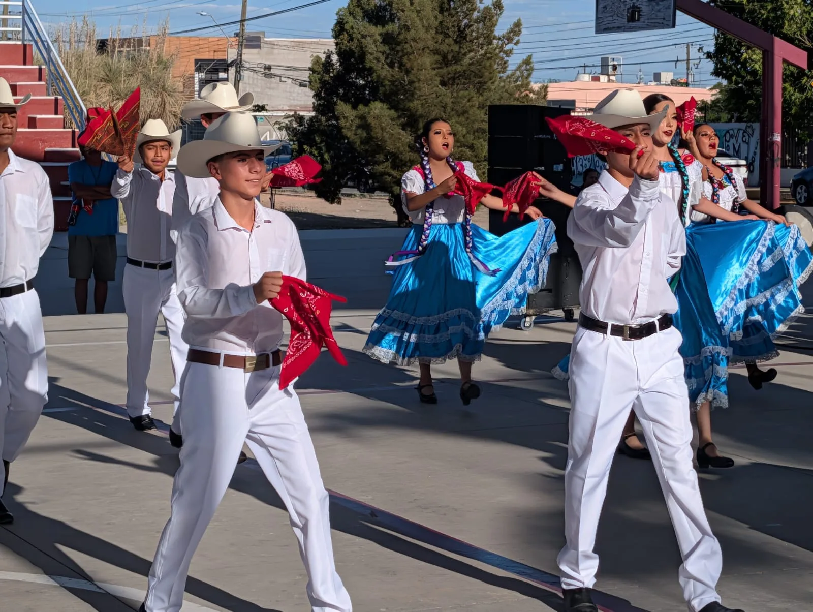 Festival CRUZARTE reúne a familias en el Centro Comunitario Eréndira de Ciudad Juárez - imagen 11