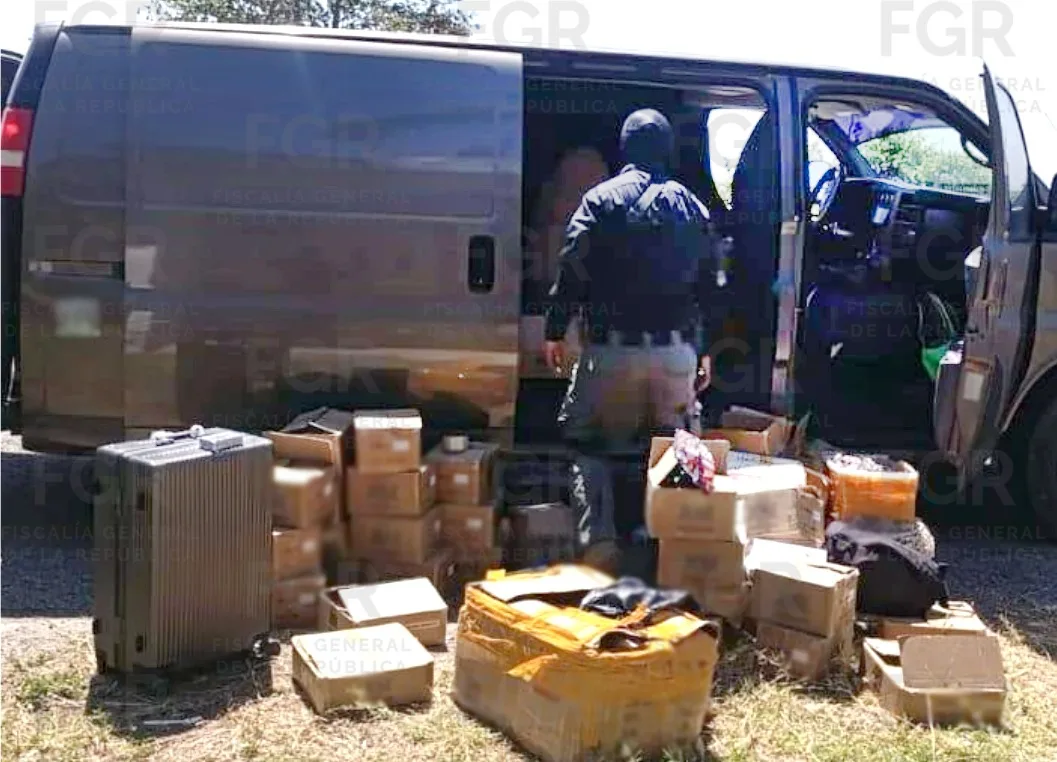 Vinculan a proceso a dos personas detenidas con 187 mil dólares ocultos en una camioneta en Tabasco