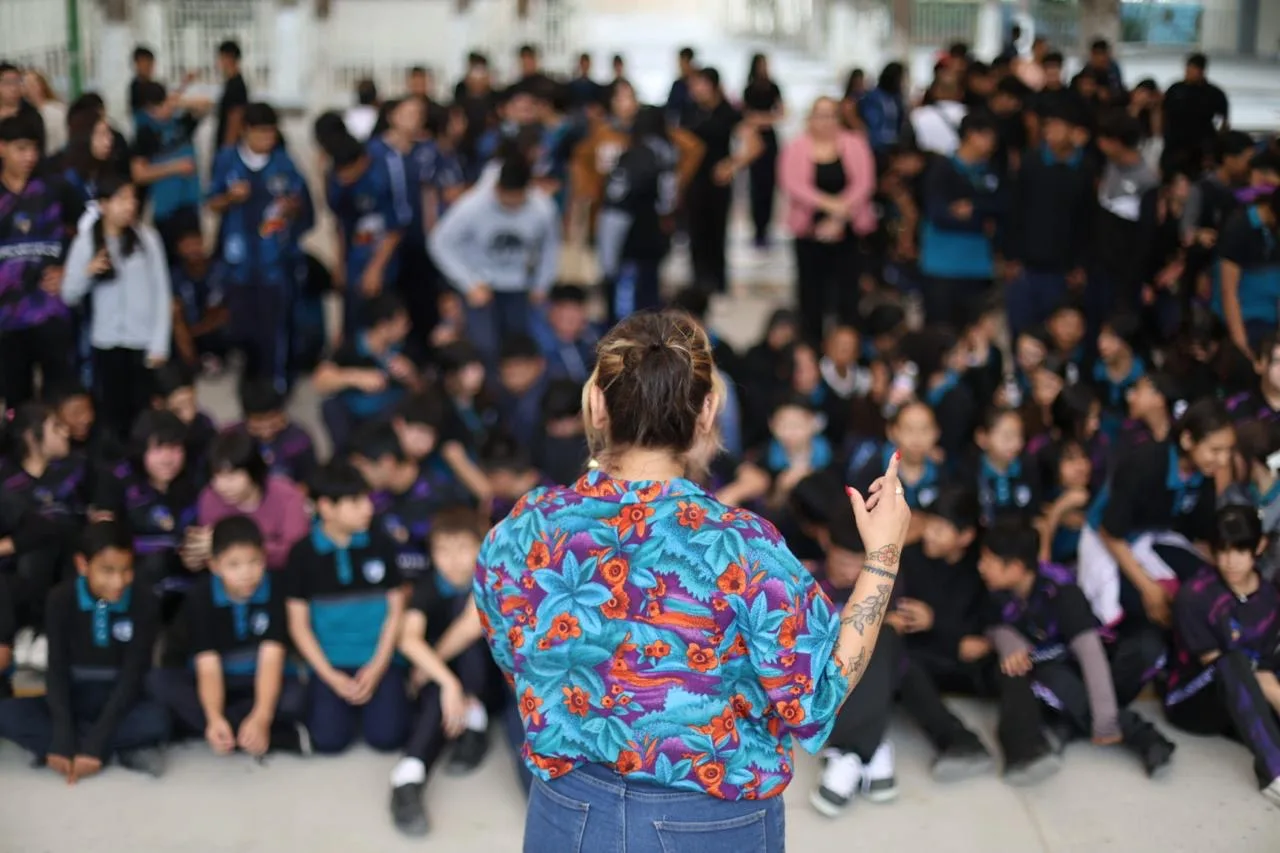 IPACULT lleva la obra 'Ni con palabras' a estudiantes de la Secundaria Federal 8 de Ciudad Juárez - imagen 8