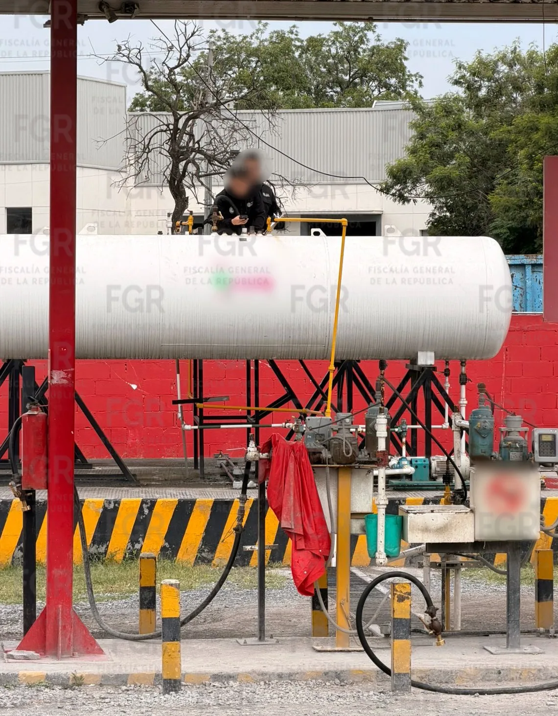 FGR asegura más de 2,600 litros de gas L.P. en operativo en Apodaca, Nuevo León - imagen 6