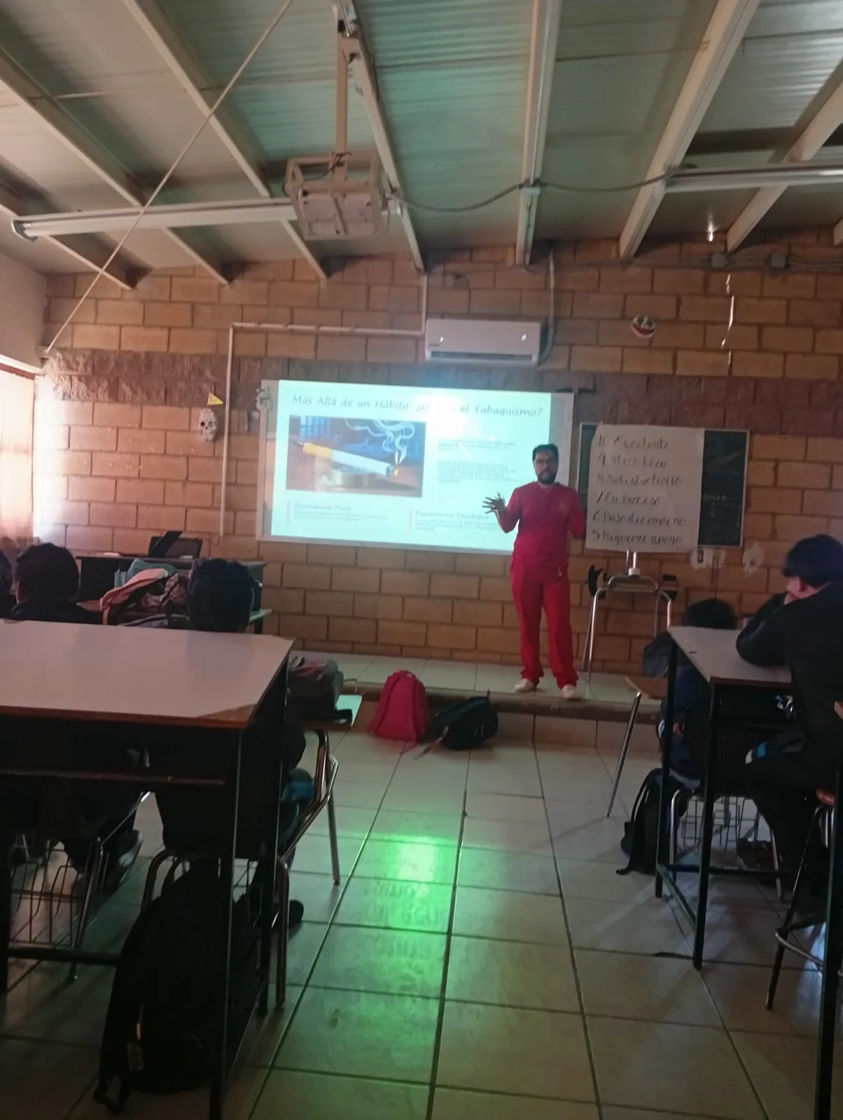 Campaña de concientización en secundaria sobre riesgos del tabaquismo, vapeo y wax en la ciudad - imagen 4