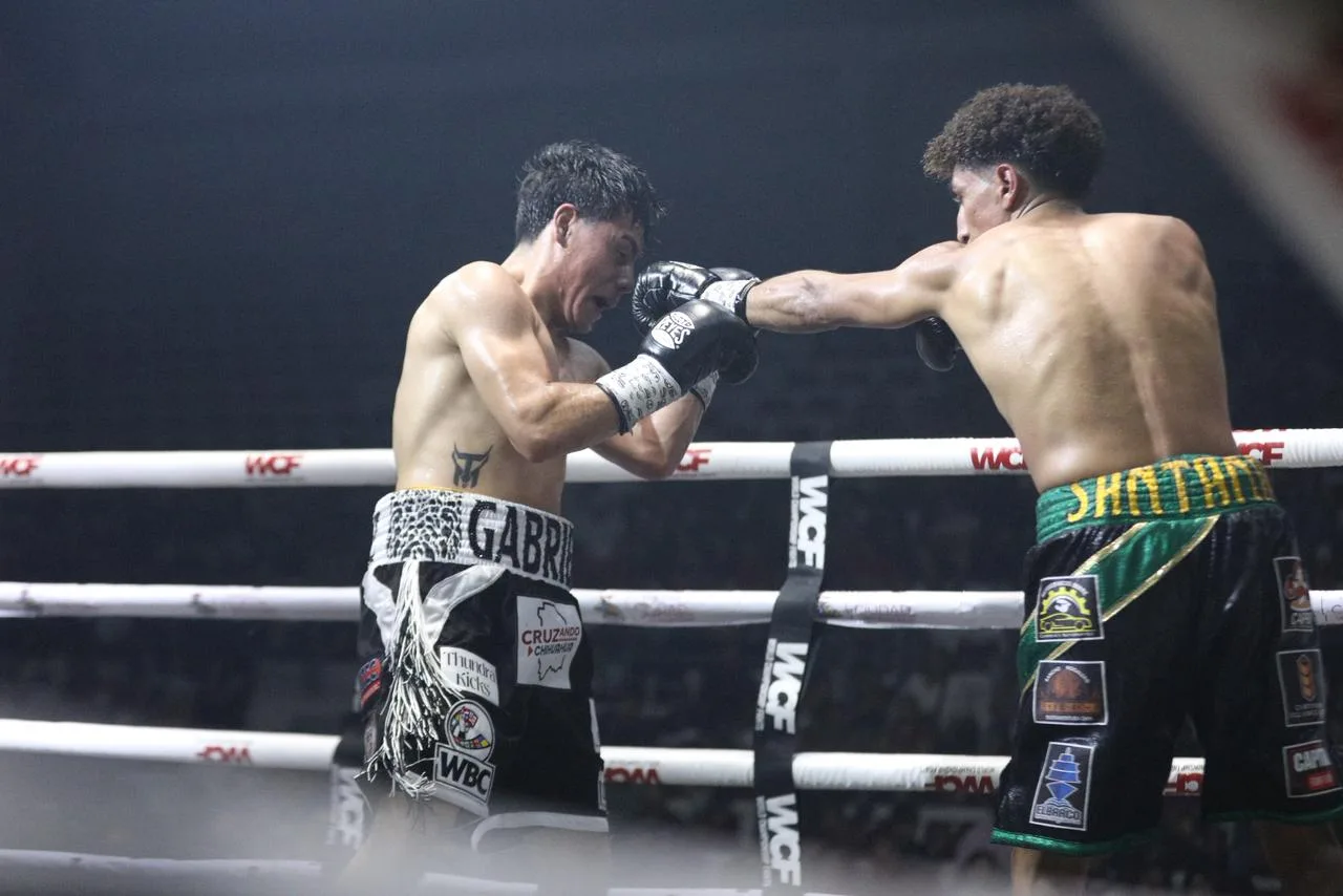 Gabriel “Torito” Muñoz defiende título del CMB con nocaut sobre Sergio “Diablito” Santana en Juárez - imagen 5