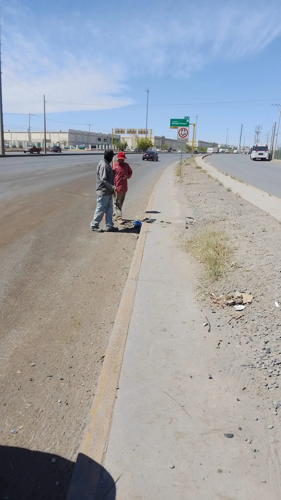 Dirección de Limpia interviene tras accidente en bulevar Independencia para restablecer circulación segura - imagen 4