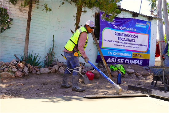 Inician construcción de escalinata para mejorar movilidad peatonal en Ampliación Unidad Proletaria, Chihuahua