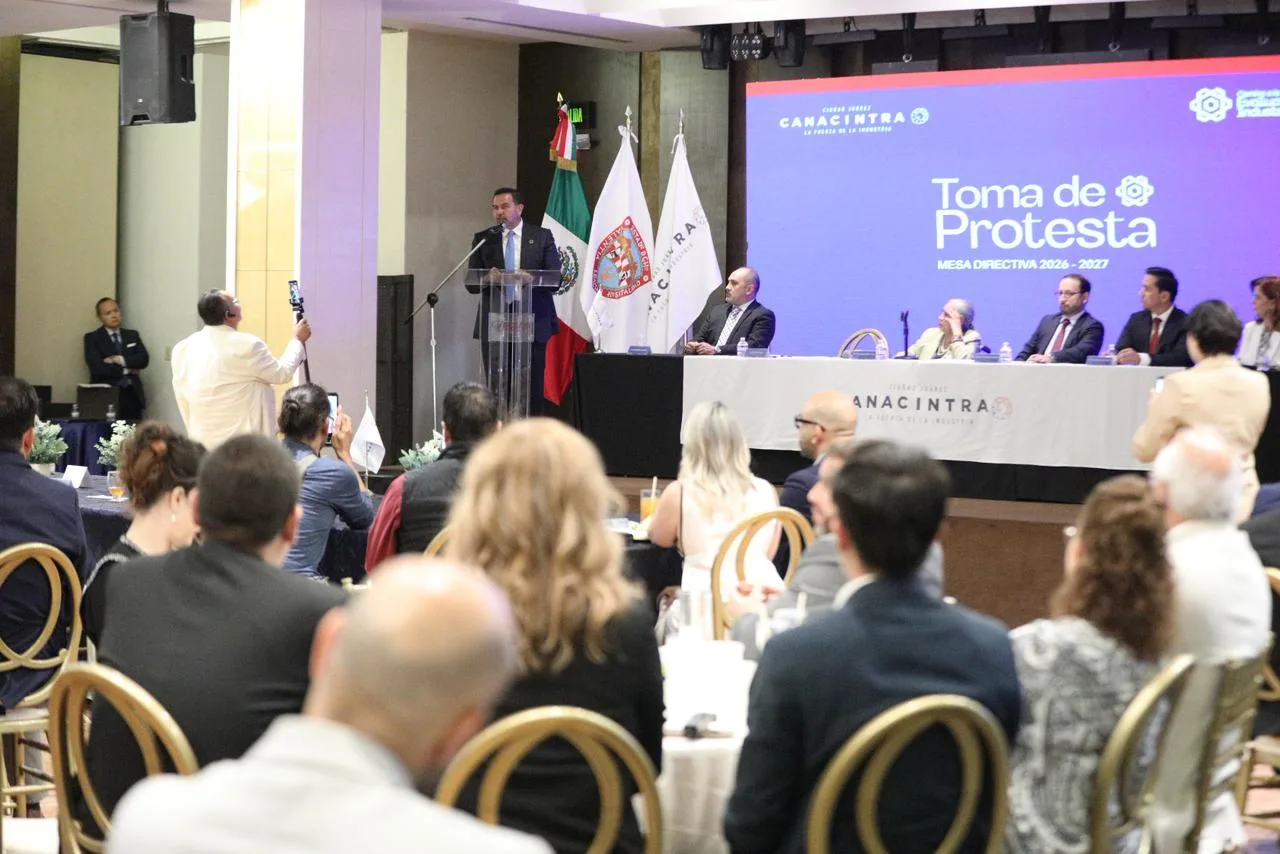 Cruz Pérez Cuéllar asiste a toma de protesta de nueva Mesa Directiva de Canacintra en Ciudad Juárez - imagen 7