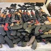 FGR logra sentencia de 13 años de prisión para ocho personas por tráfico de armas y drogas en Querétaro - imagen 1