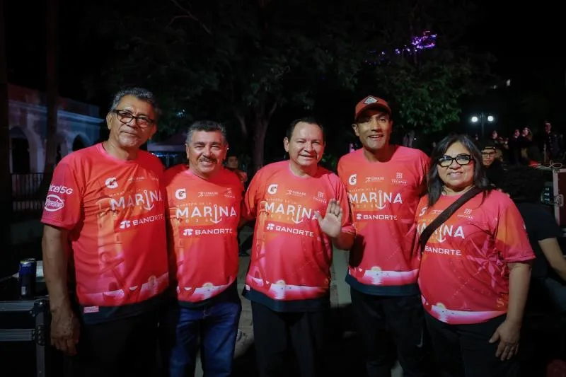 Gobernador Joaquín Díaz Mena lidera Maratón de la Marina en Progreso con 3,700 participantes - imagen 2
