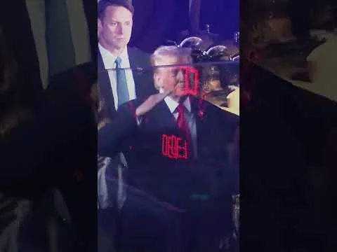 Abucheos a Donald Trump en partido de los Knicks en Nueva York