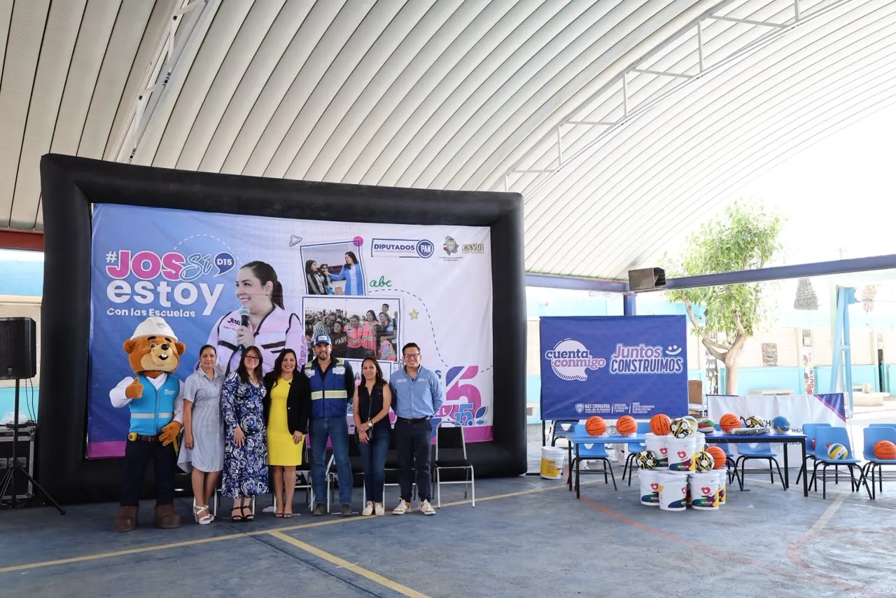 Joss Vega refuerza su compromiso con la educación en Chihuahua entregando apoyos a primaria Rebsamen