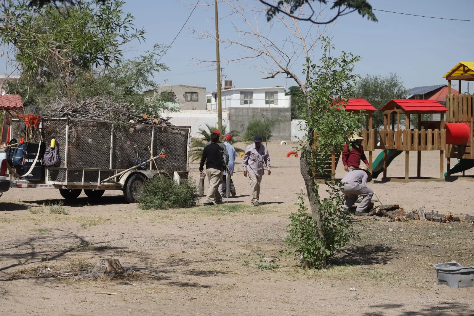 Limpian parque en fraccionamiento Morelos para mejorar espacios públicos en el suroriente de Juárez - imagen 2