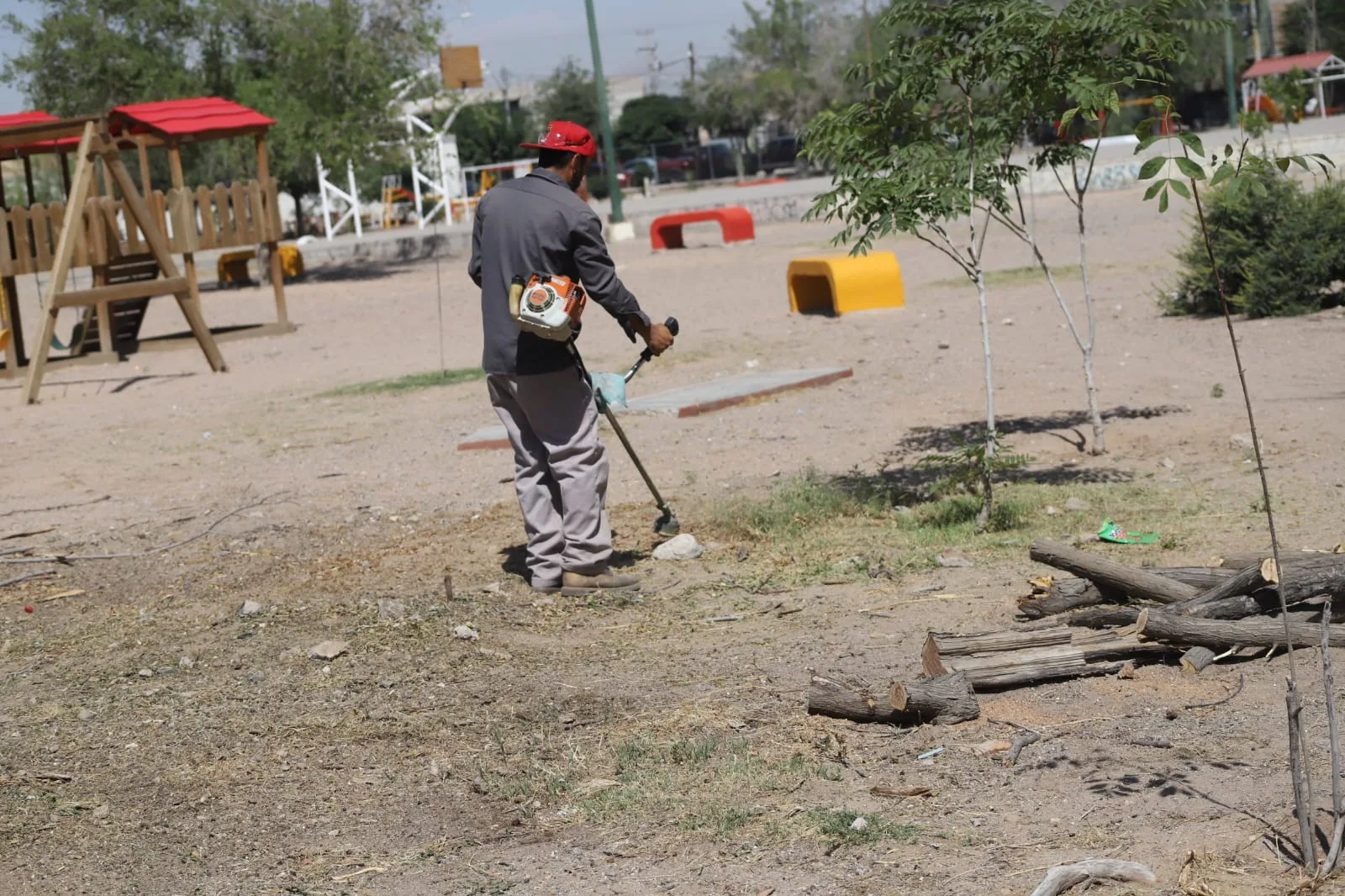 Limpian parque en fraccionamiento Morelos para mejorar espacios públicos en el suroriente de Juárez - imagen 3