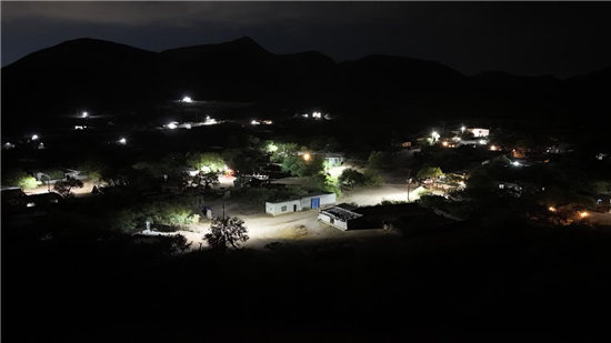Chihuahua moderniza alumbrado LED en 18 ejidos de su zona rural para mejorar seguridad