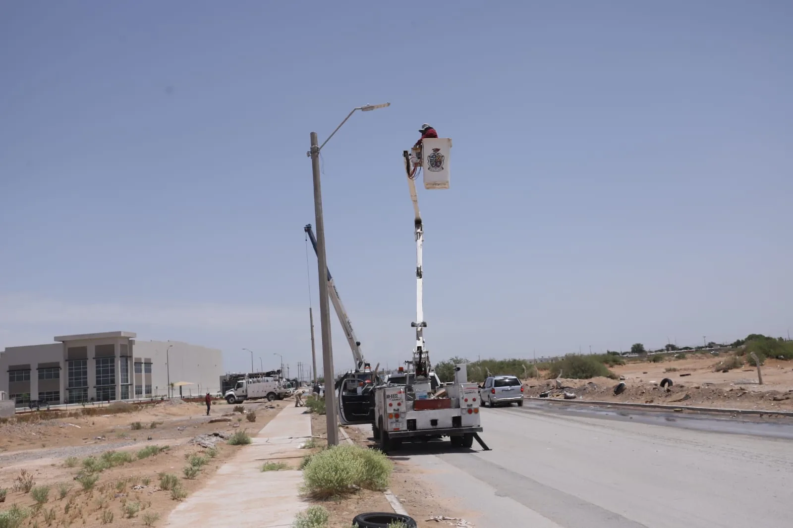 Rehabilitan alumbrado público en calle Jesús Macías Delgado de Ciudad Juárez - imagen 3