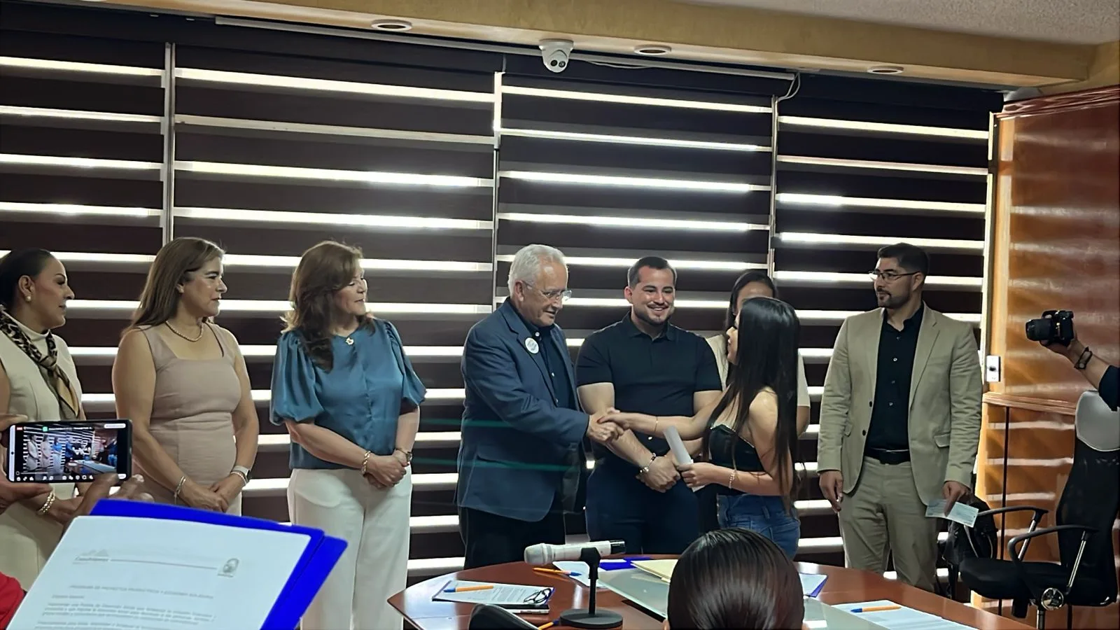 Entregan financiamientos a emprendedores de Cuauhtémoc y Gómez Farías, Chihuahua