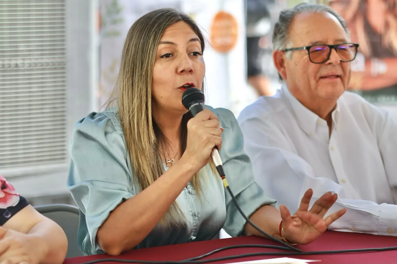 Lucía Barrios presenta “La familia que crees, creas” en el Festival del Libro y las Artes de Ciudad Juárez 2026 - imagen 7