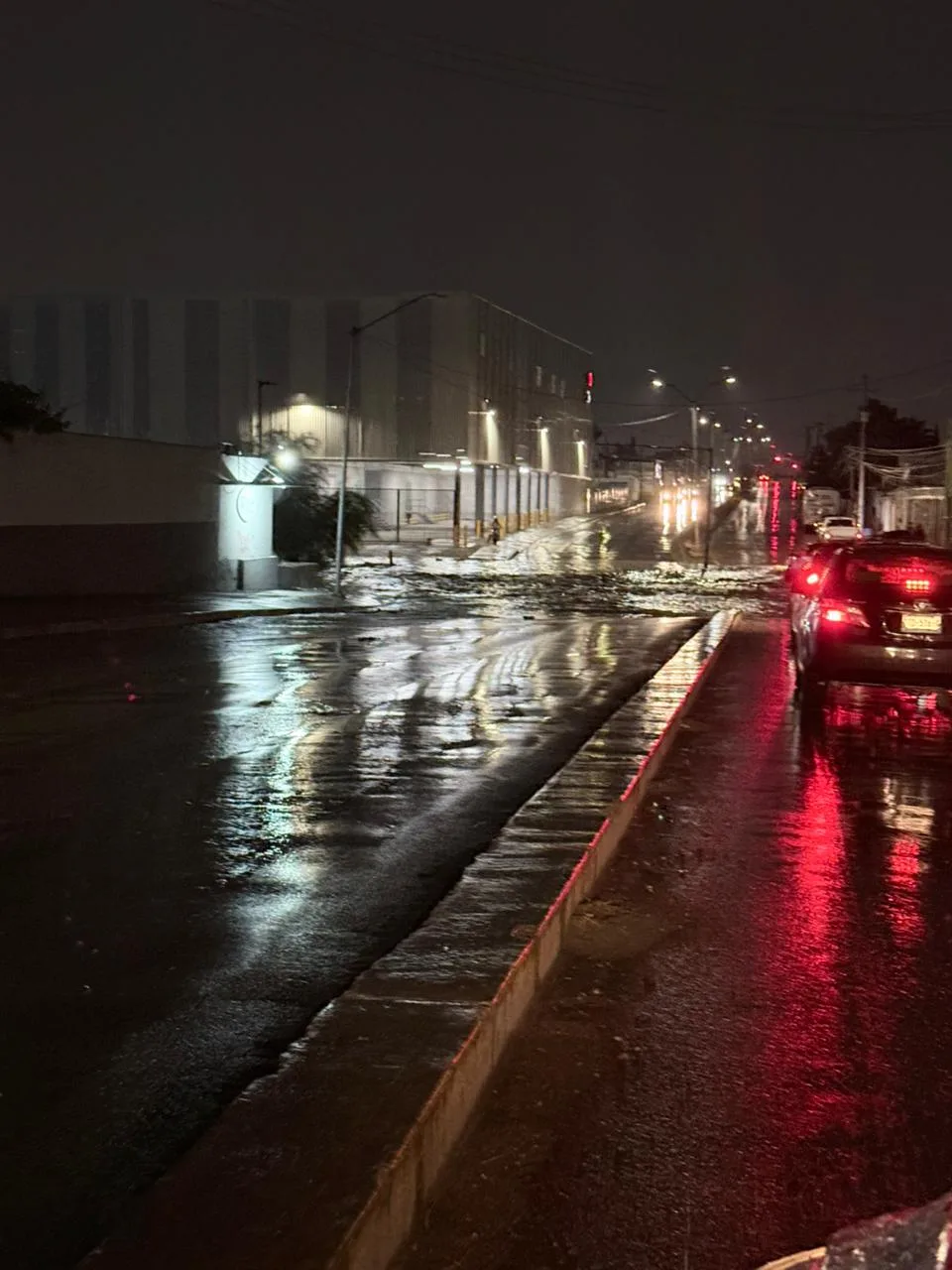 Protección Civil reporta inundaciones, árboles caídos y cortes de luz por lluvias en Ciudad Juárez y otros municipios de Chihuahua - imagen 2