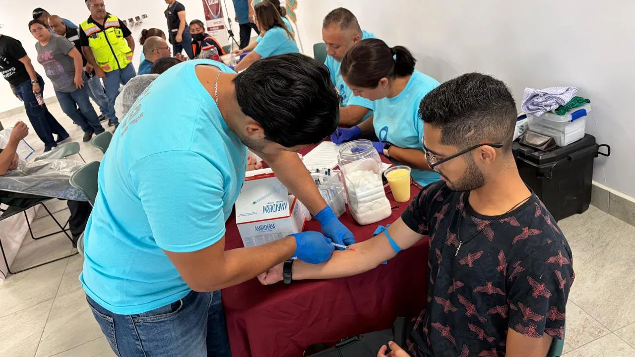 Salud Municipal realiza 798 acciones preventivas en Feria de la Salud en maquiladora Adient