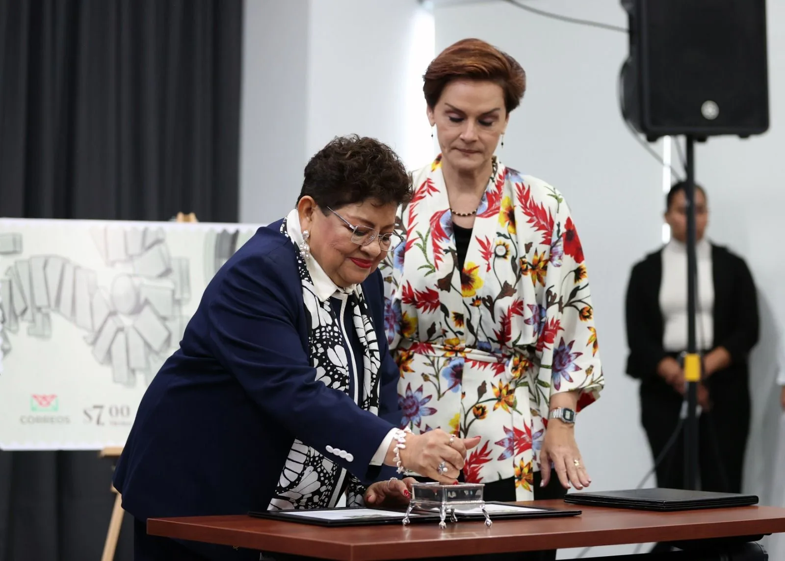 FGR y SEPOMEX celebran 50 años del INACIPE con emisión de timbre postal conmemorativo - imagen 8
