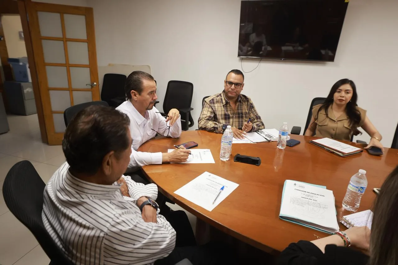 Ciudad Juárez presenta programa municipal de becas y entrega de útiles escolares para estudiantes - imagen 2
