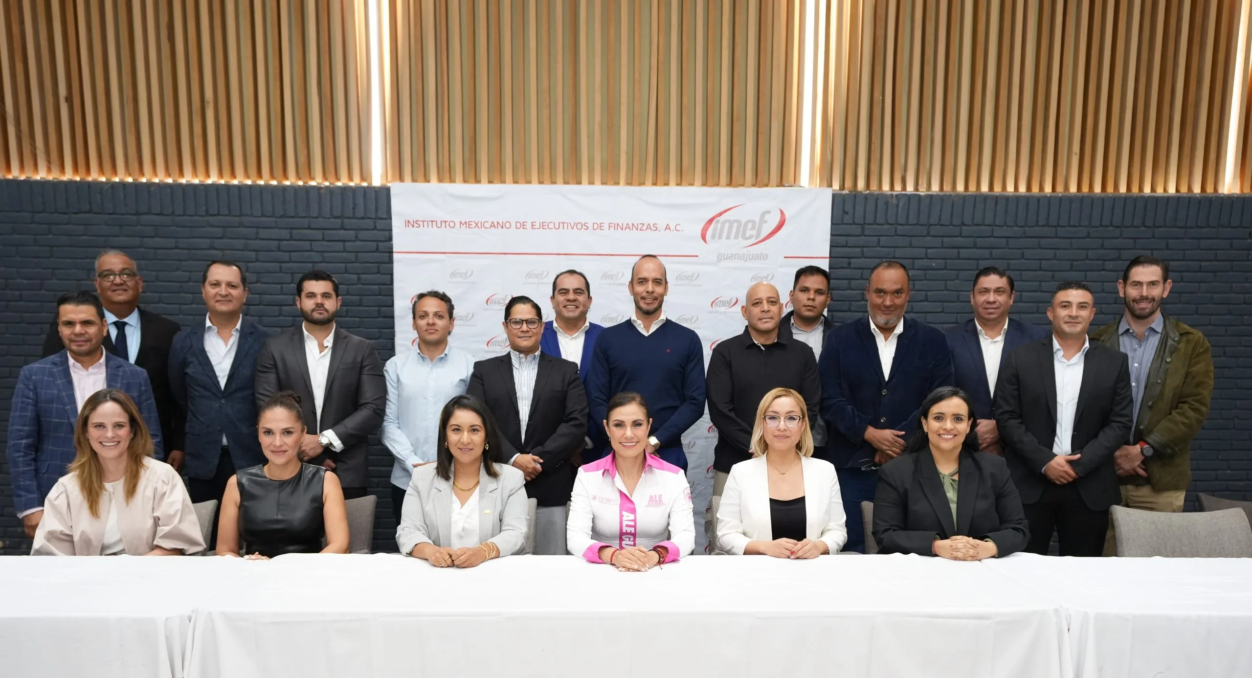 León fortalece sus finanzas y aumenta inversión en obras y servicios para 2026