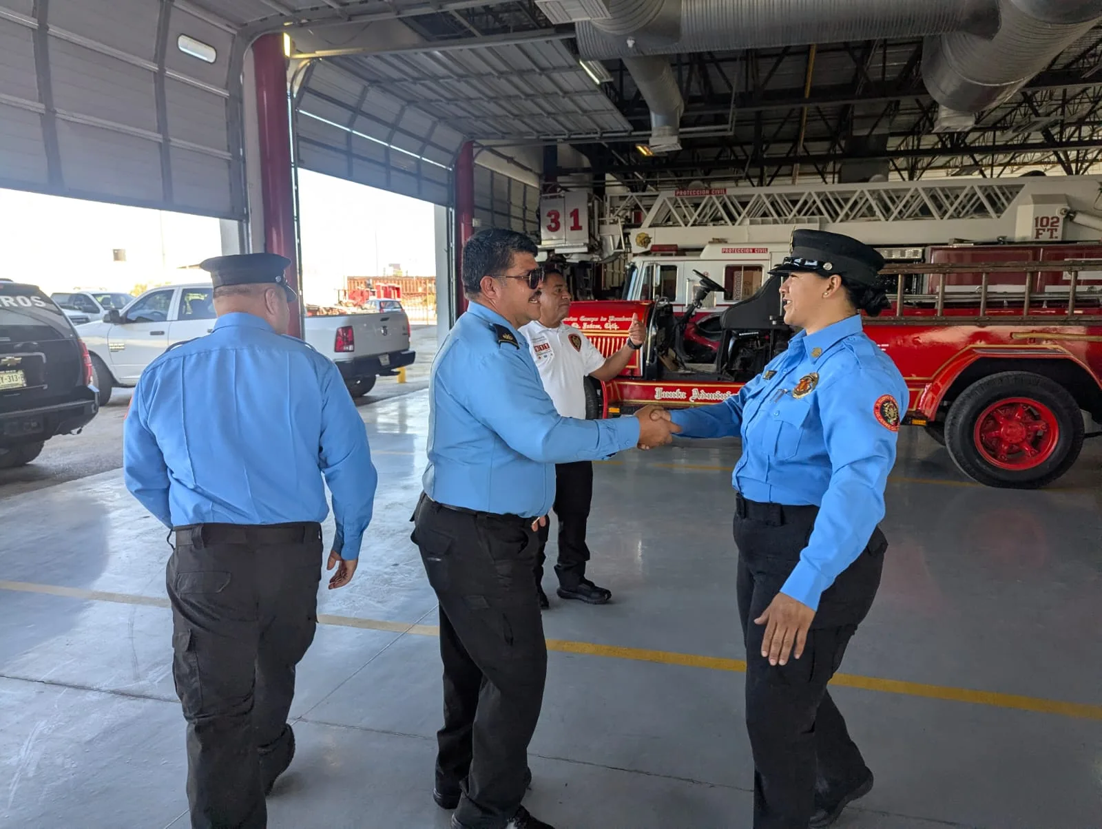 Capitán Manuel Ambriz Collazo concluye 28 años en Bomberos de Ciudad Juárez - imagen 5