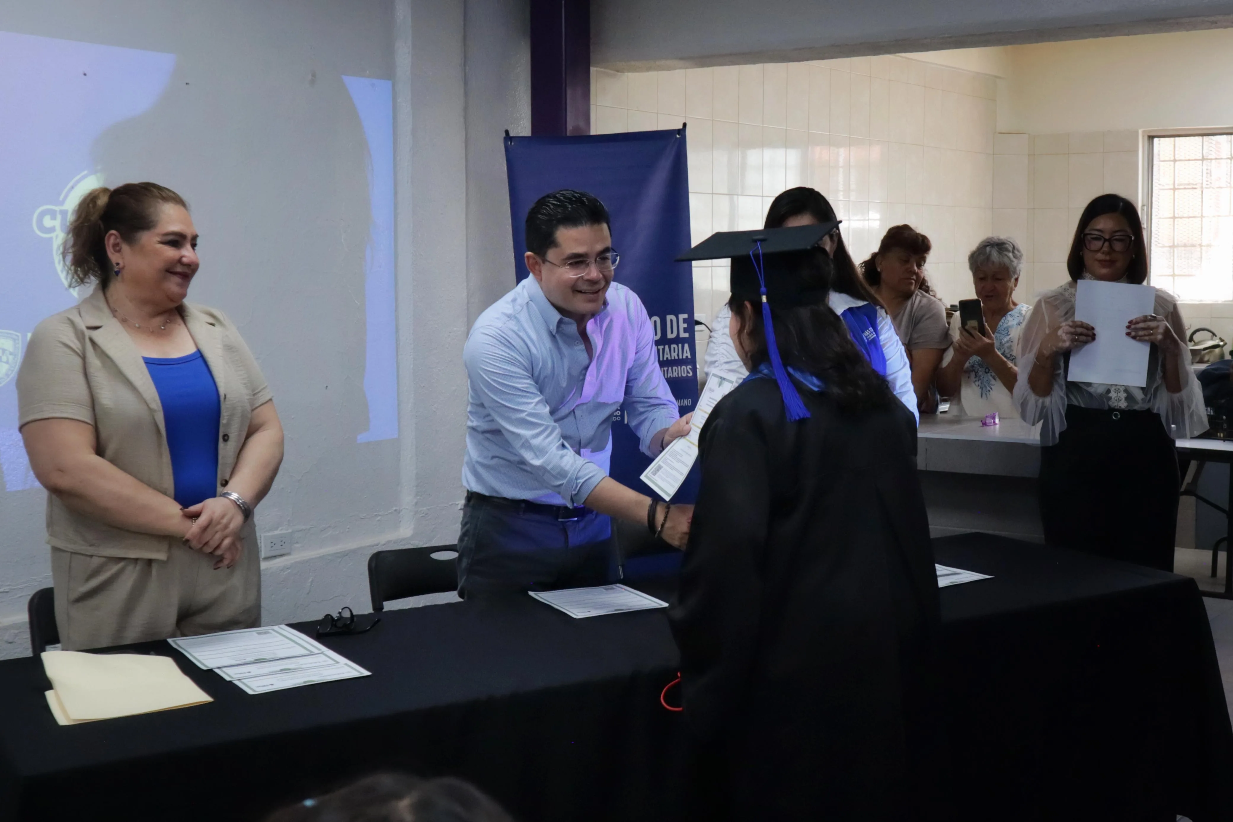16 personas concluyen la educación básica en el Centro Comunitario Madera 65, en Chihuahua - imagen 4