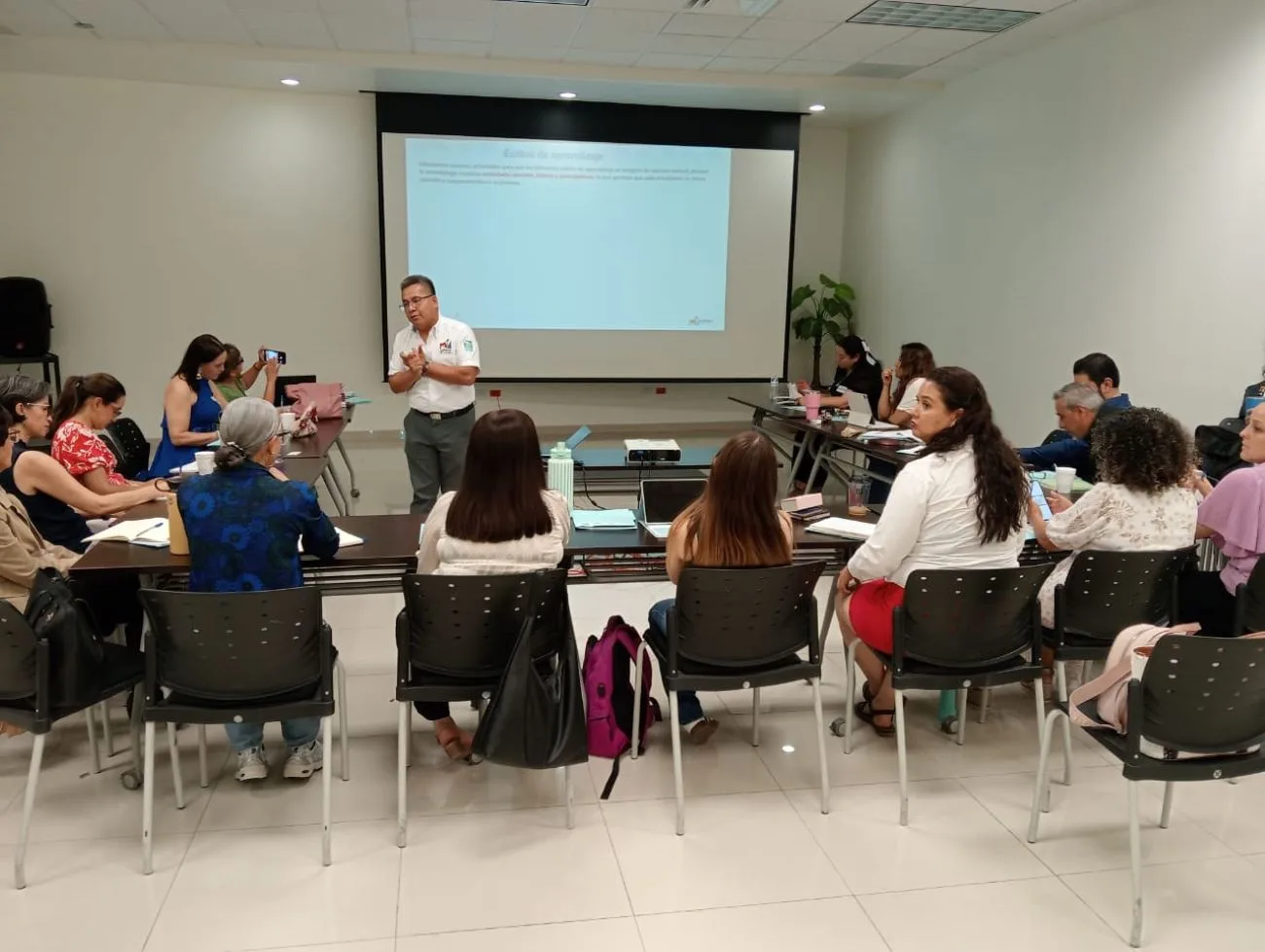 SEyD y Unicef capacitan a docentes de Ciudad Juárez en habilidades básicas para primaria