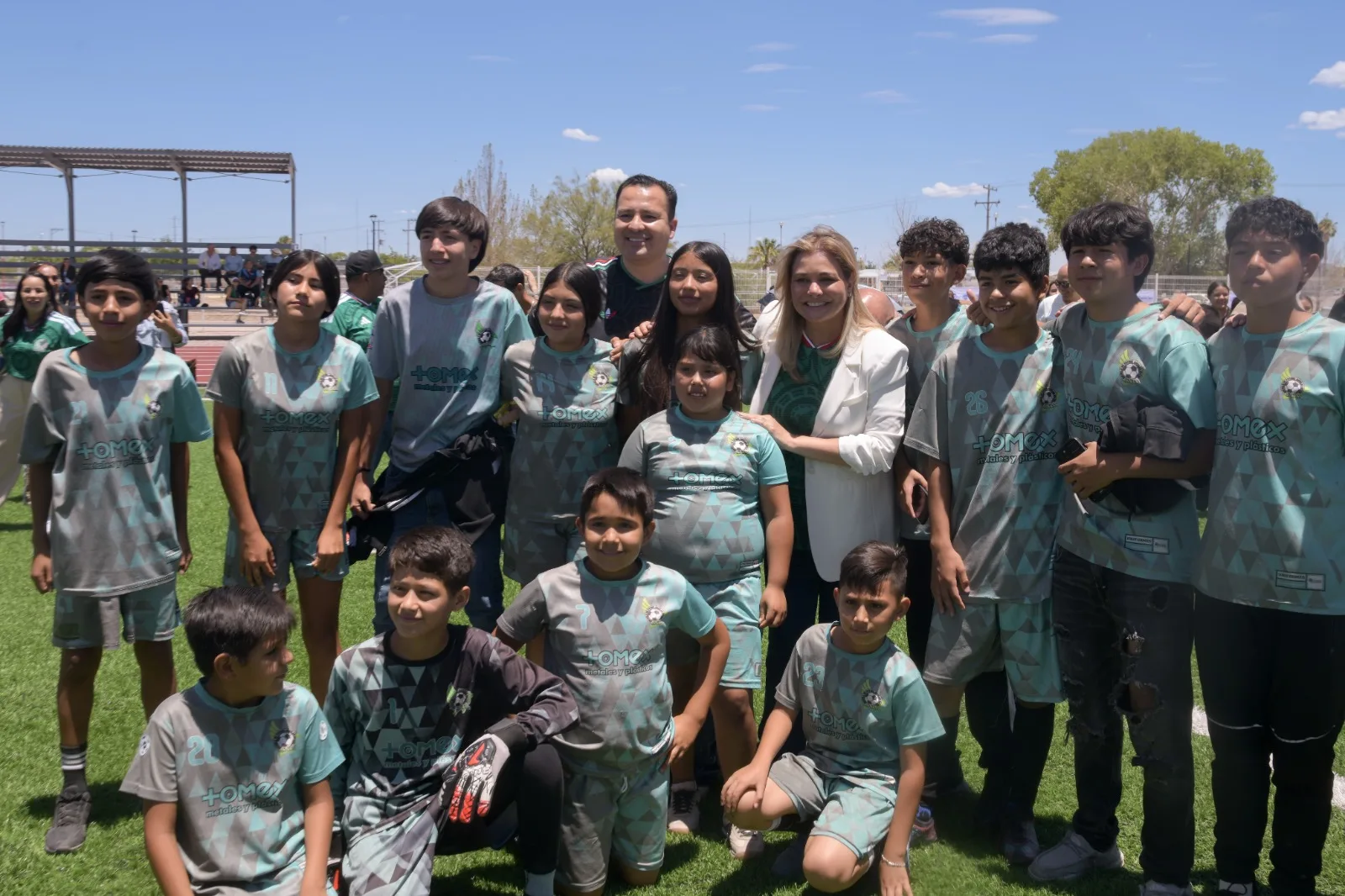 Maru Campos inaugura nueva pista de atletismo en Delicias tras 40 años de espera - imagen 3