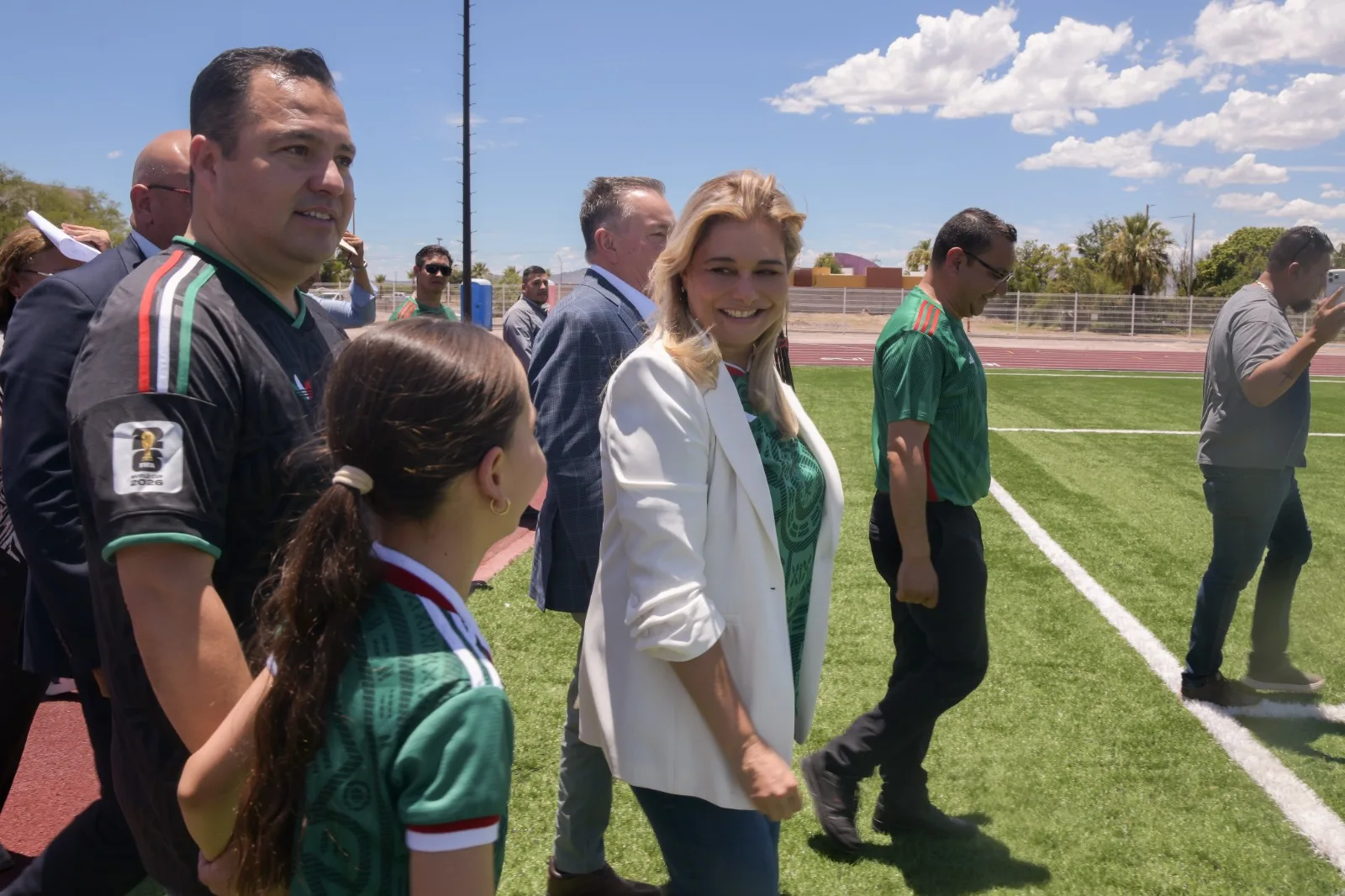 Maru Campos inaugura nueva pista de atletismo en Delicias tras 40 años de espera - imagen 5