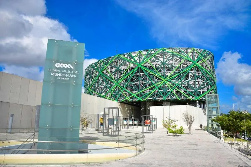 Encuentro en Yucatán reúne a expertos y comunidades para analizar derechos lingüísticos indígenas en el Sureste