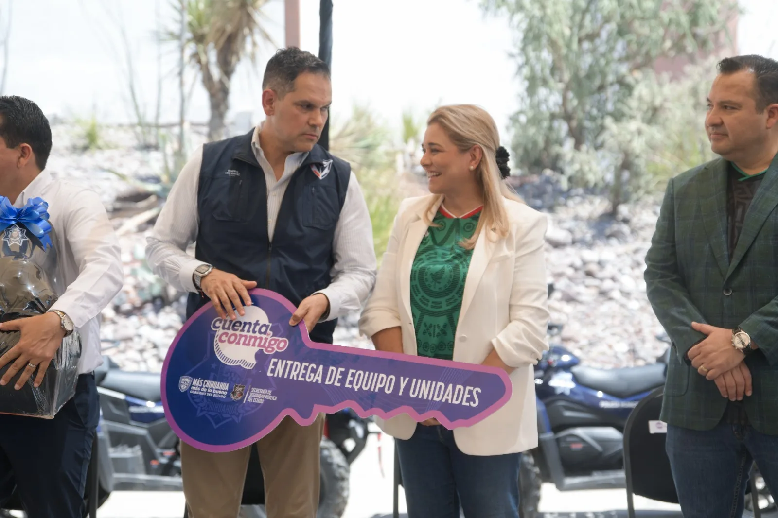 Maru Campos entrega equipamiento policial a 13 municipios de Chihuahua - imagen 4