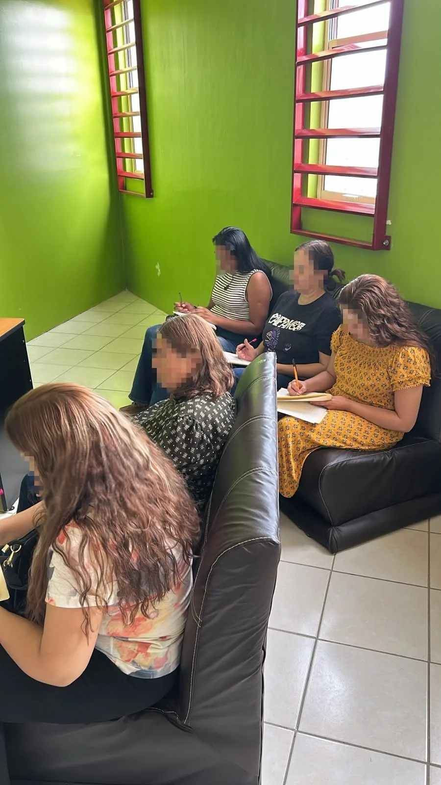 CEAVE Zona Sur realiza encuentro psicosocial para víctimas de violencia familiar en Hidalgo del Parral - imagen 1