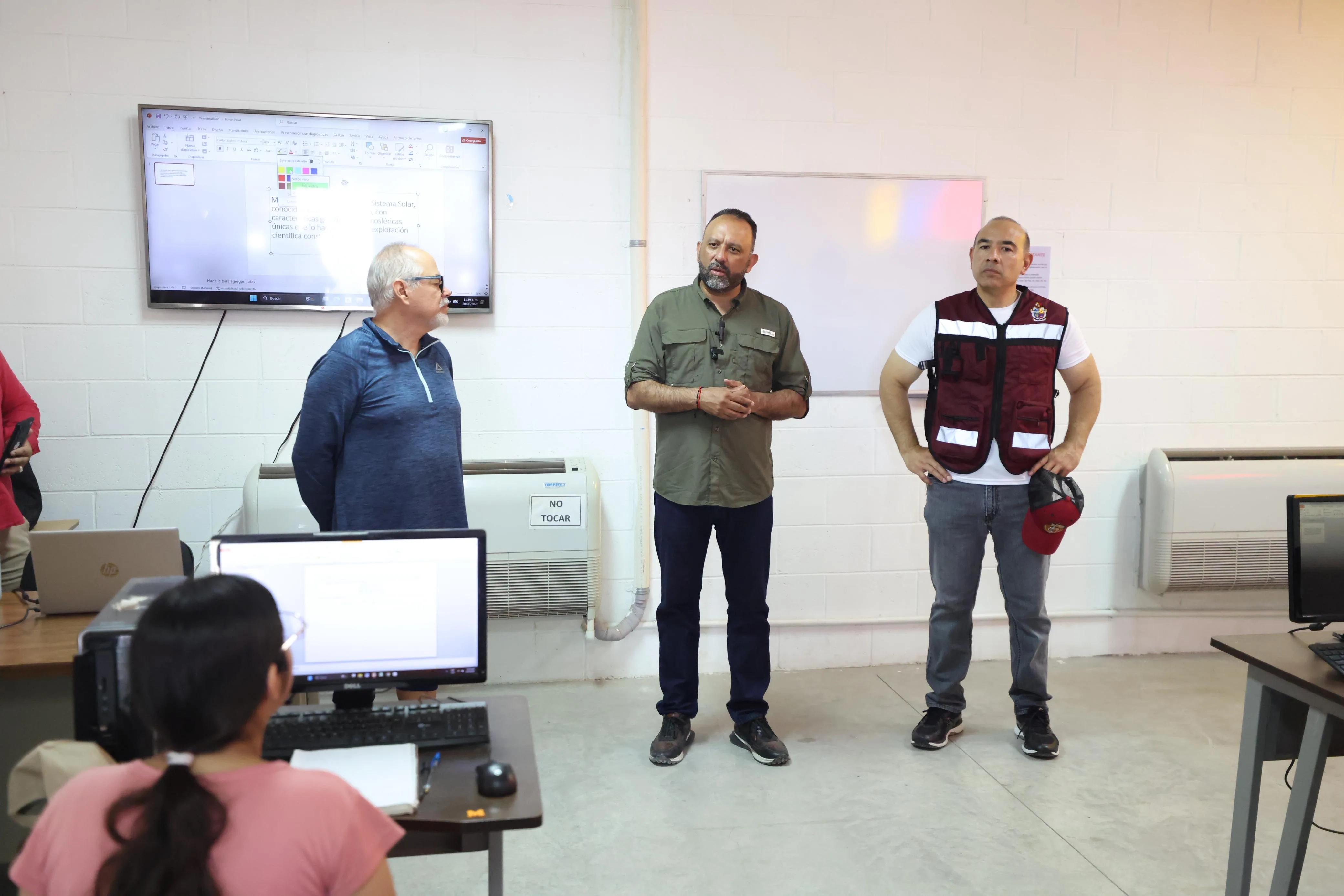Presidente Municipal de Juárez visita Centro Comunitario Riveras del Bravo para impulsar talleres y actividades - imagen 12